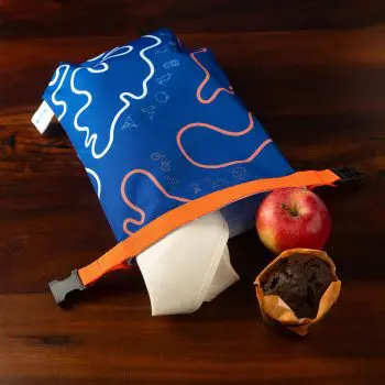 Svačináček vzor cesty a zabalená svačina